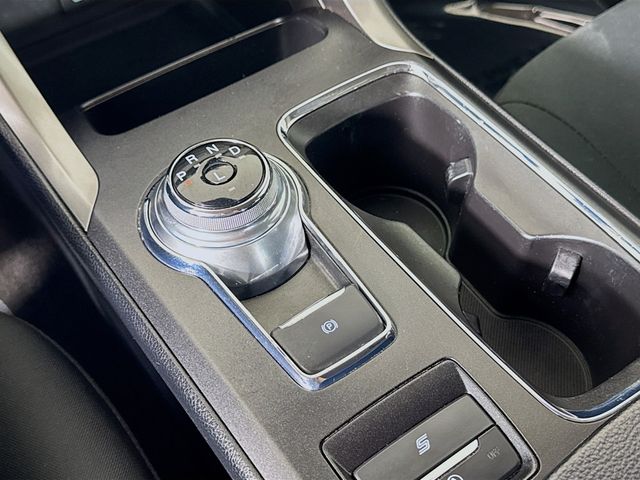 2020 Ford Fusion SE photo 16