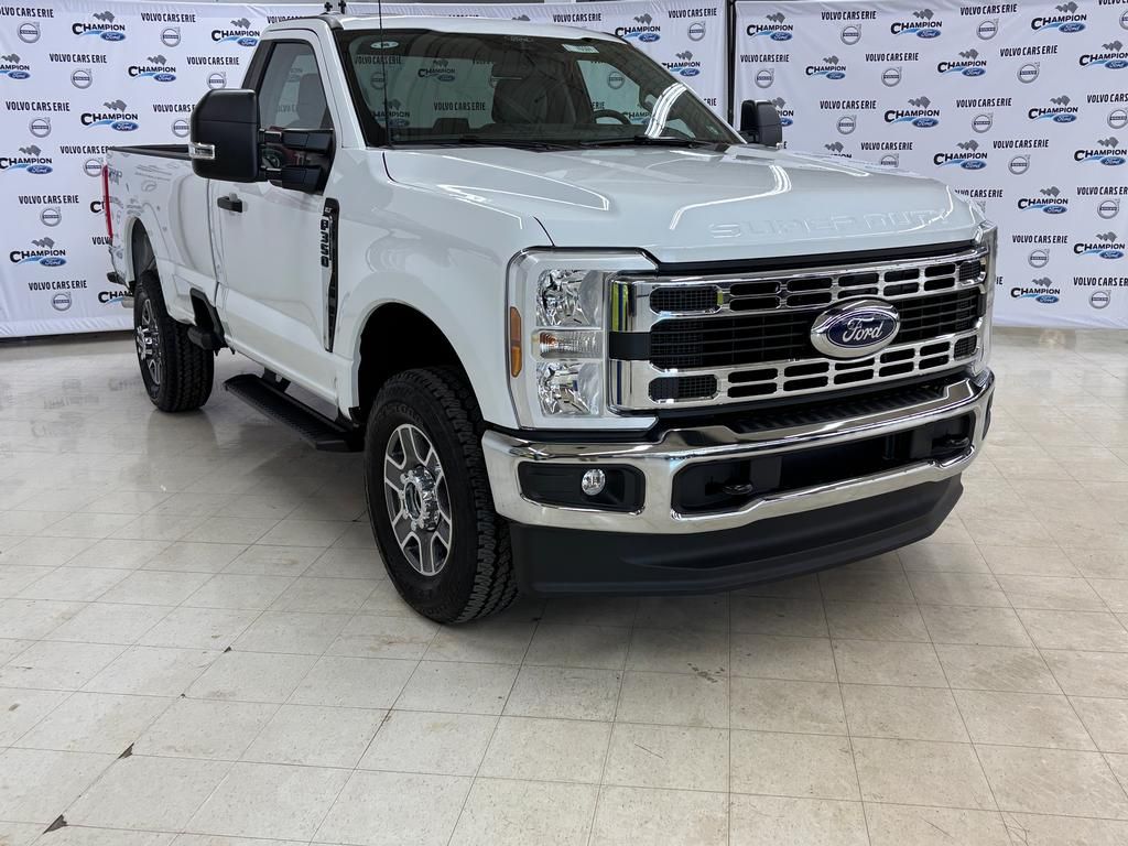 2025 Ford F-350 Super Duty XLT