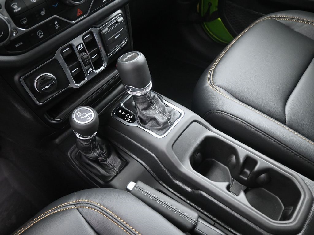 2025 Jeep Gladiator Sport photo 4
