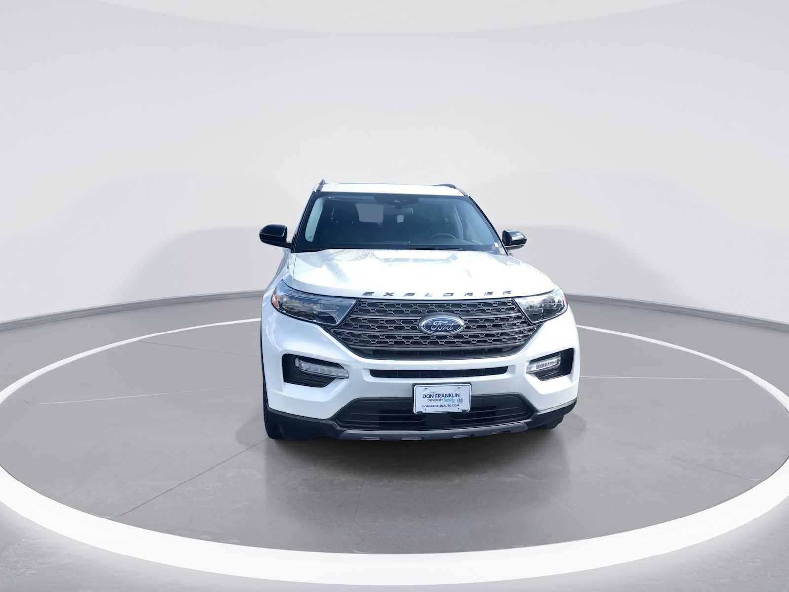 2023 Ford Explorer XLT photo 2