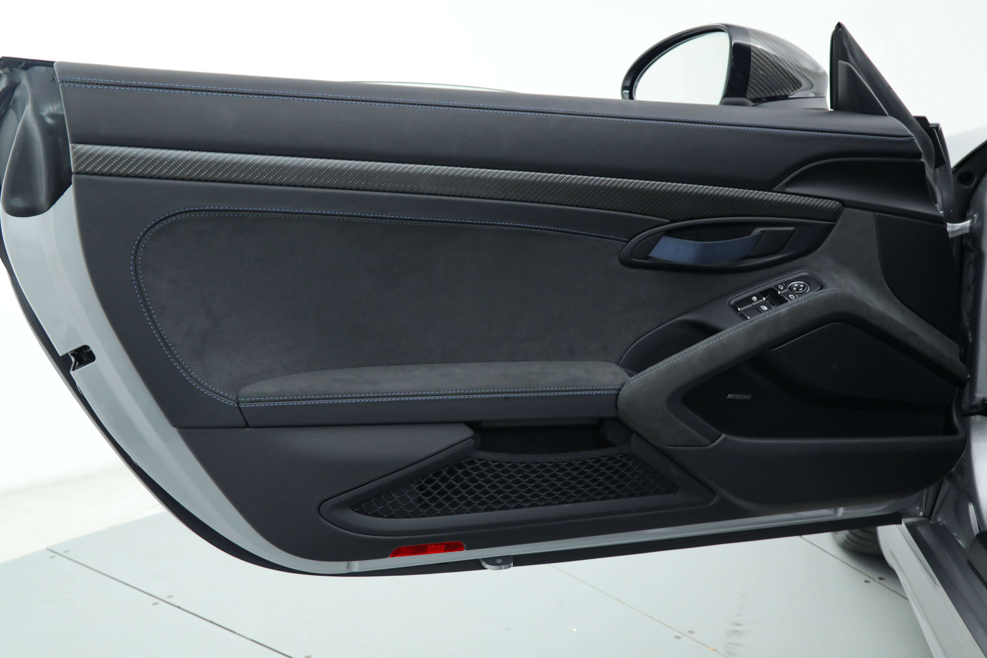 2025 Porsche Cayman GT4 RS photo 37