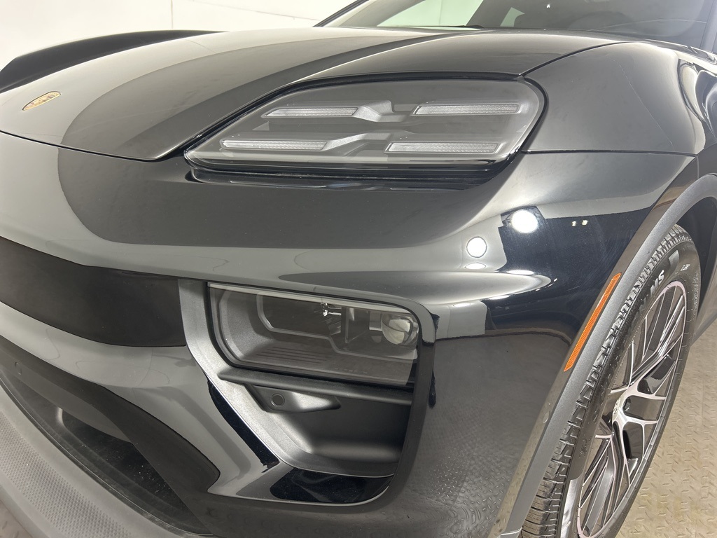 2025 Porsche Macan Electric 4 photo 23