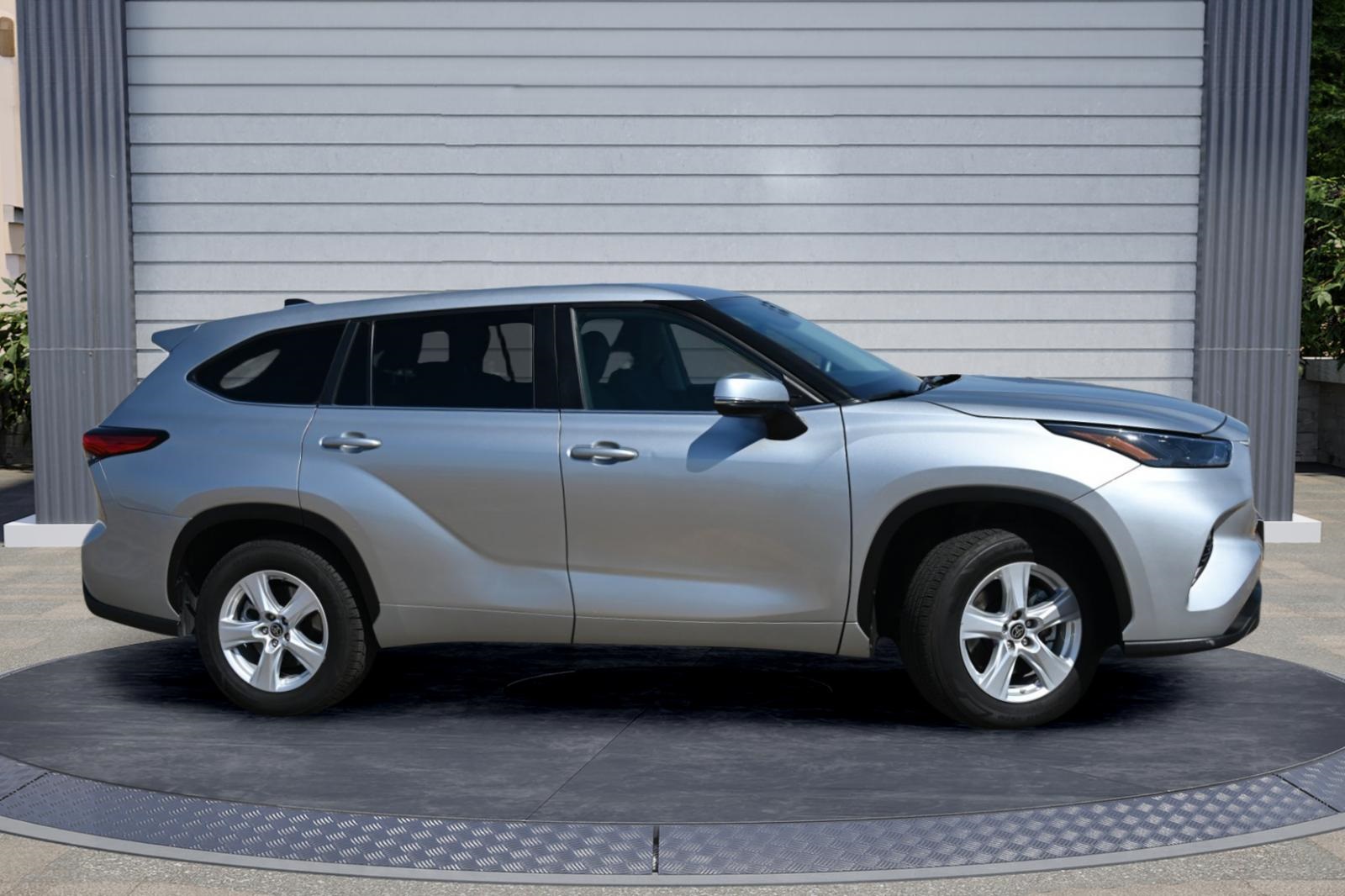 2023 Toyota Highlander Limited Platinum XLE XSE photo 3