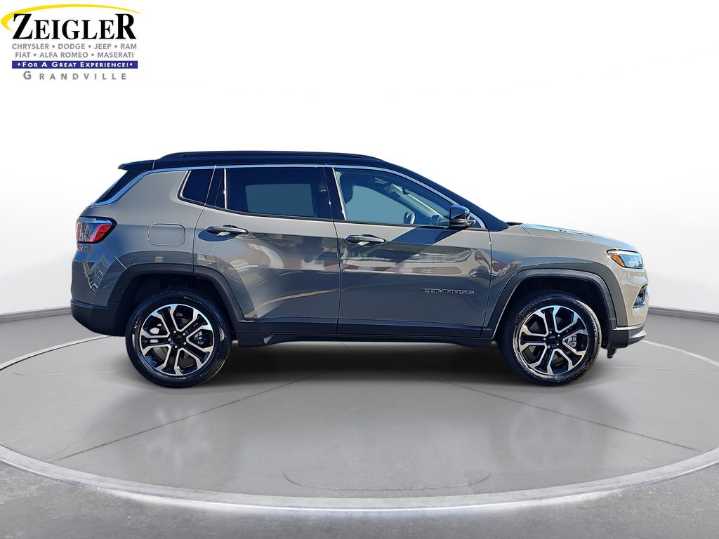 2023 Jeep Compass Limited photo 4