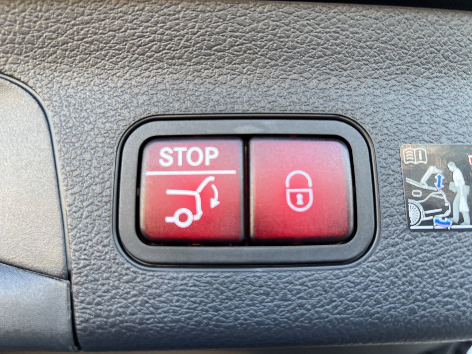 2025 Mercedes Benz GLS 450 4MATIC photo 15