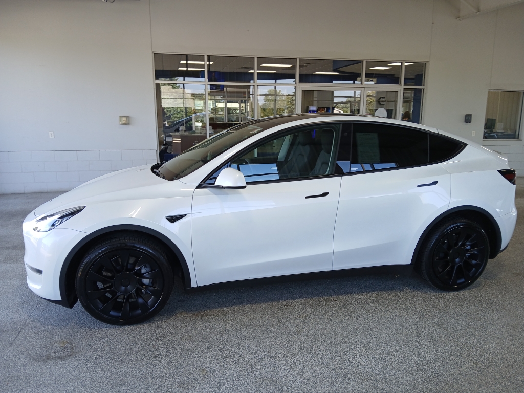 2023 Tesla Model Y Long Range photo 4