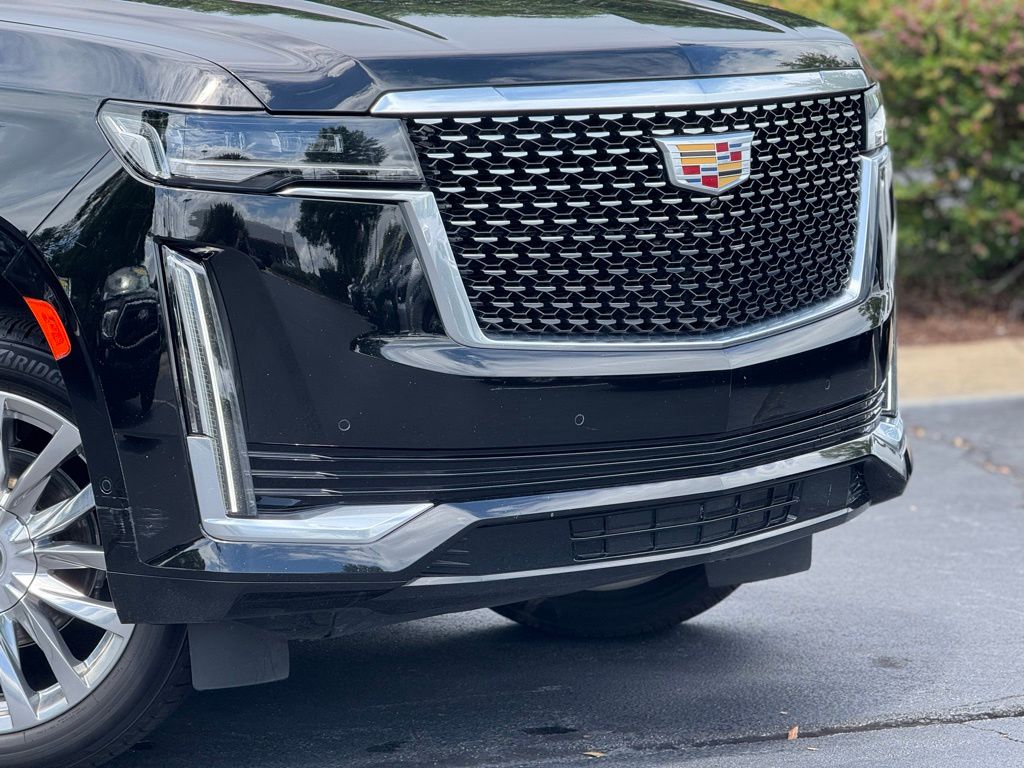 2023 Cadillac Escalade Premium Luxury photo 3