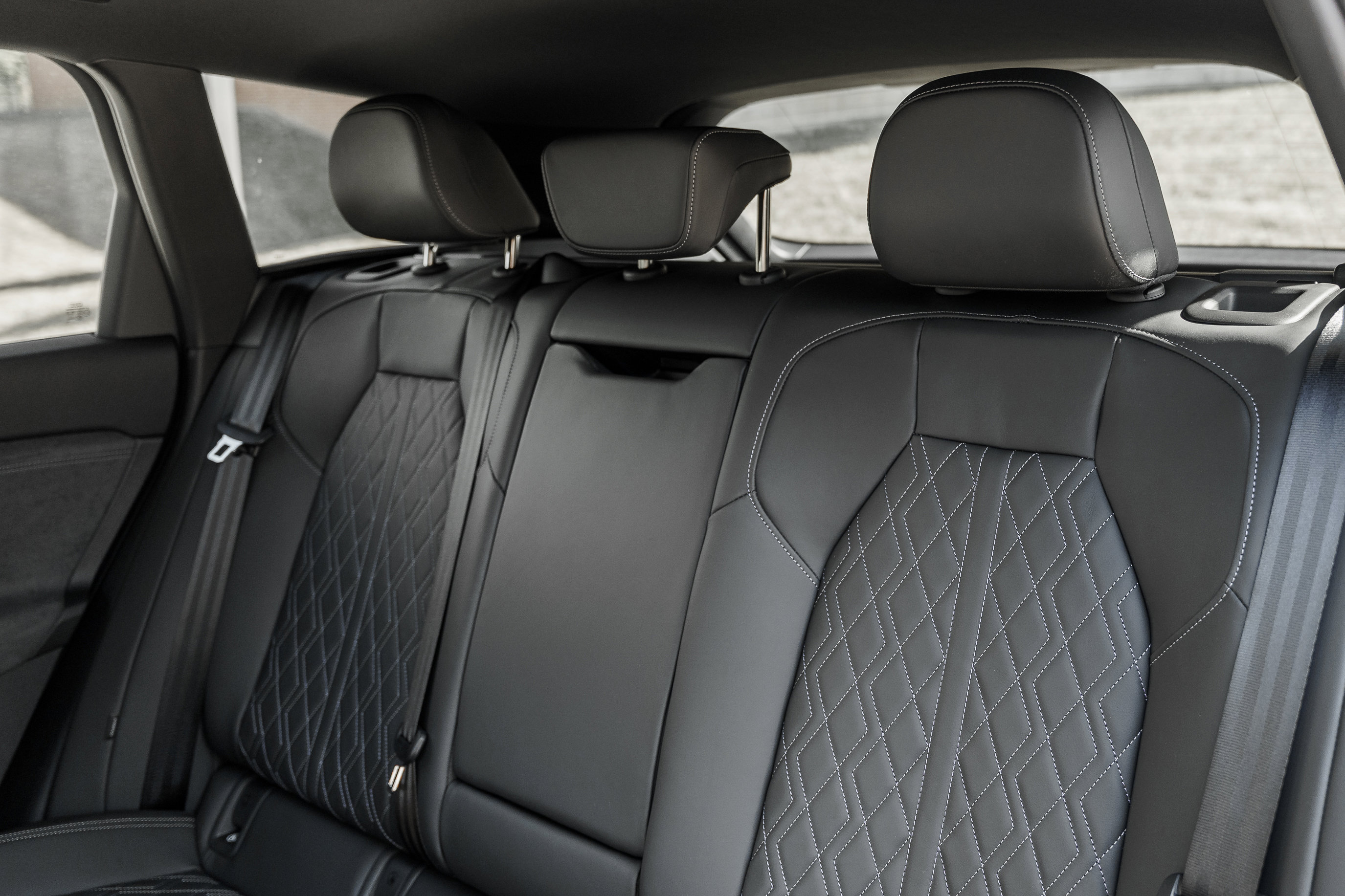 2025 Audi SQ6 photo 24