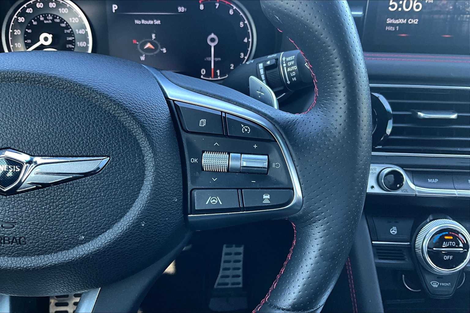 2022 Genesis G70 3.3T photo 23