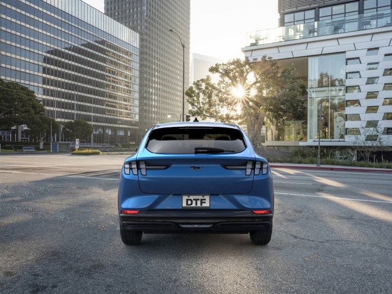 2025 Ford Mustang Mach-E Premium photo 6