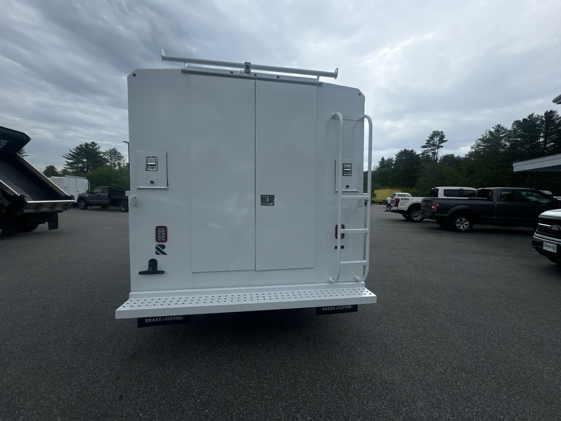 2026 Ford E-350 Base photo 4