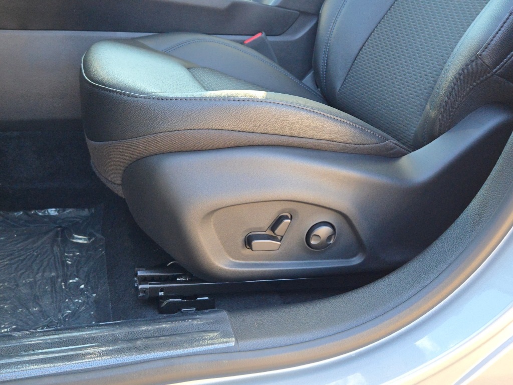 2025 Jeep Compass Latitude photo 22