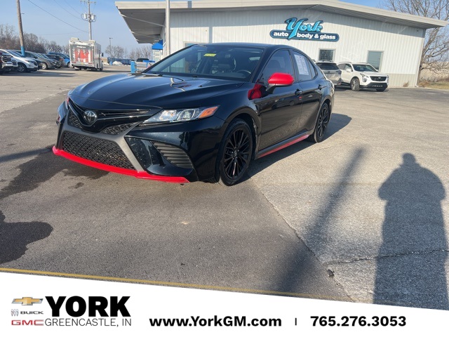 2020 Toyota Camry SE Nightshade's photo