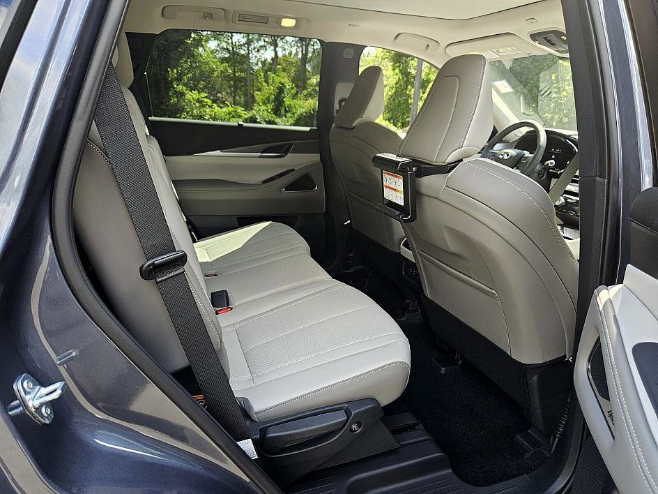 2026 Infiniti QX60 Luxe photo 13