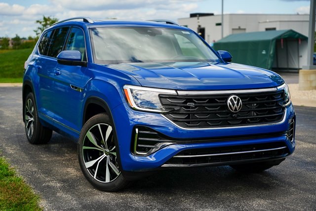 2026 Volkswagen Atlas SEL Premium R-Line photo 2