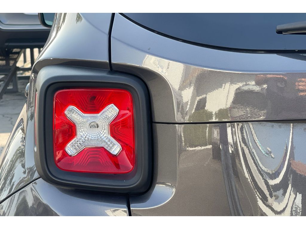 2020 Jeep Renegade Latitude photo 4