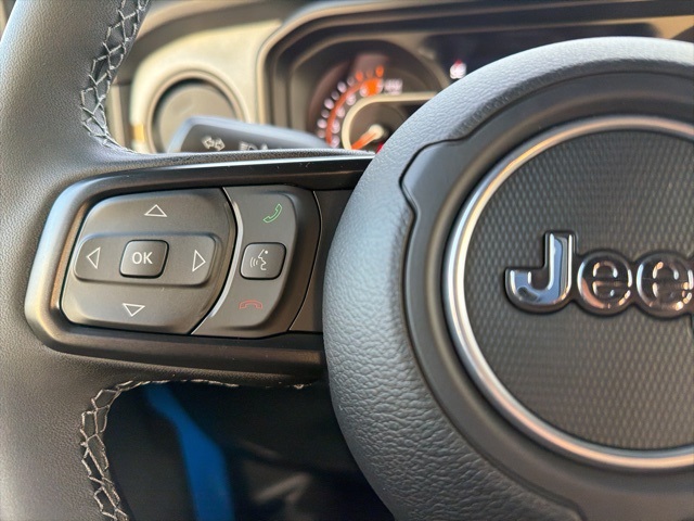 2025 Jeep Wrangler photo 16