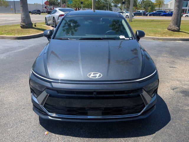 2025 Hyundai Sonata Hybrid Limited photo 3