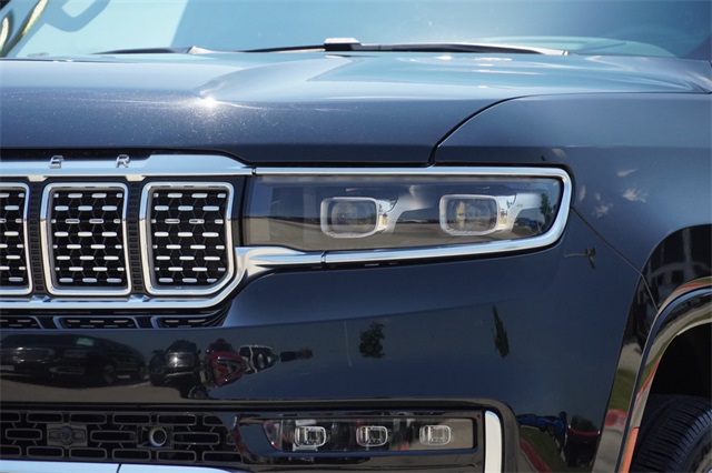 2022 Jeep Grand Wagoneer II photo 4