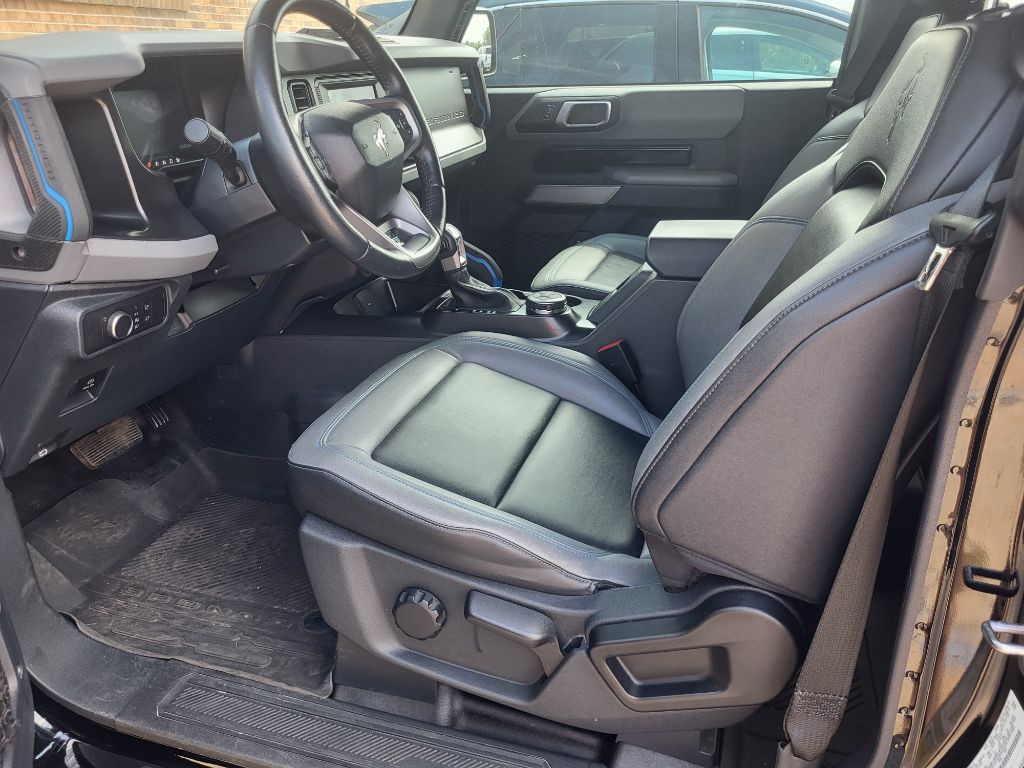 2021 Ford Bronco Black Diamond photo 6