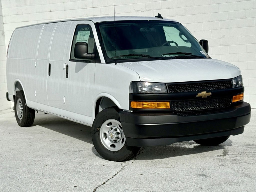 2025 Chevrolet Express Cargo 2500 photo 2