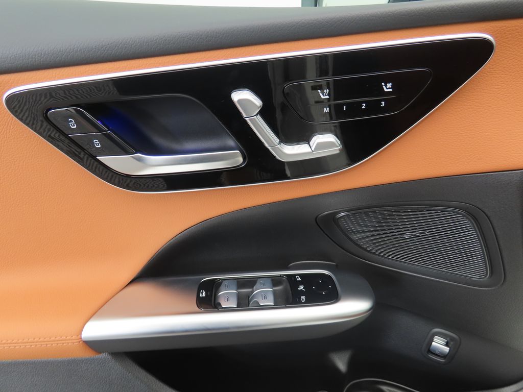 2025 Mercedes Benz C 300 4MATIC photo 23
