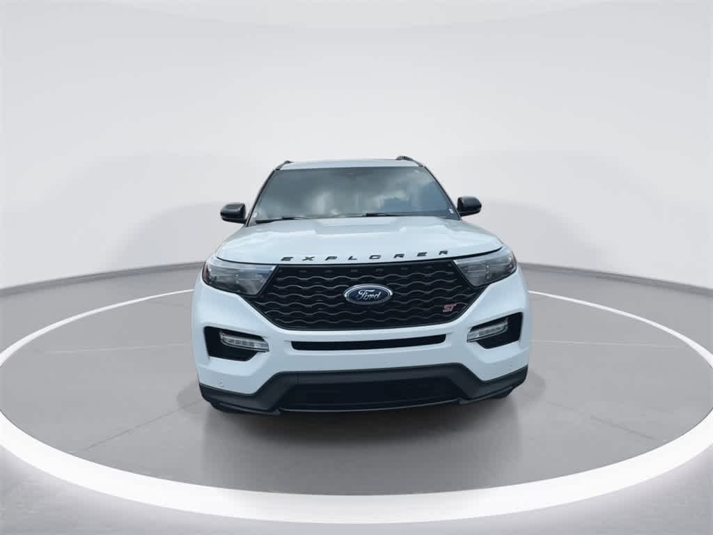 2022 Ford Explorer ST photo 3