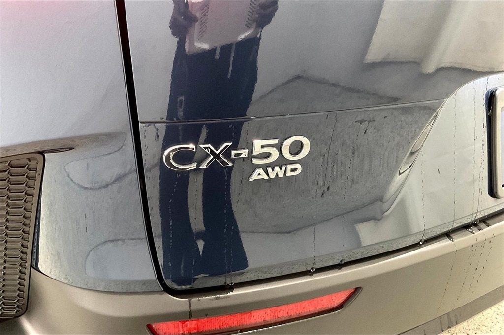 2025 Mazda CX-50 2.5 Select photo 6