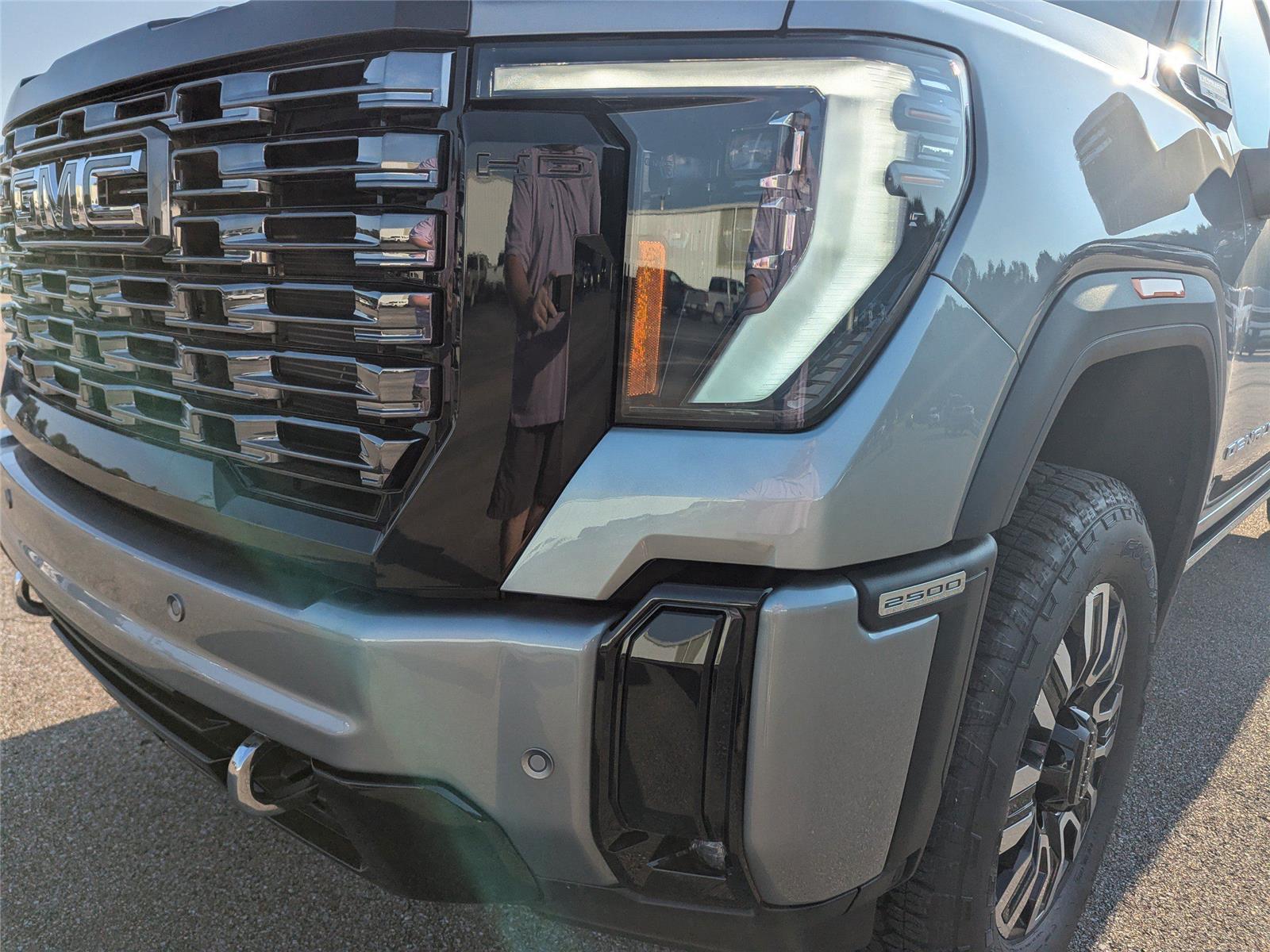 2025 Gmc Sierra 2500 HD Denali Ultimate photo 9
