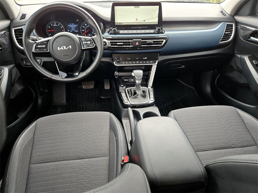 2023 Kia Seltos Nightfall Edition photo 7