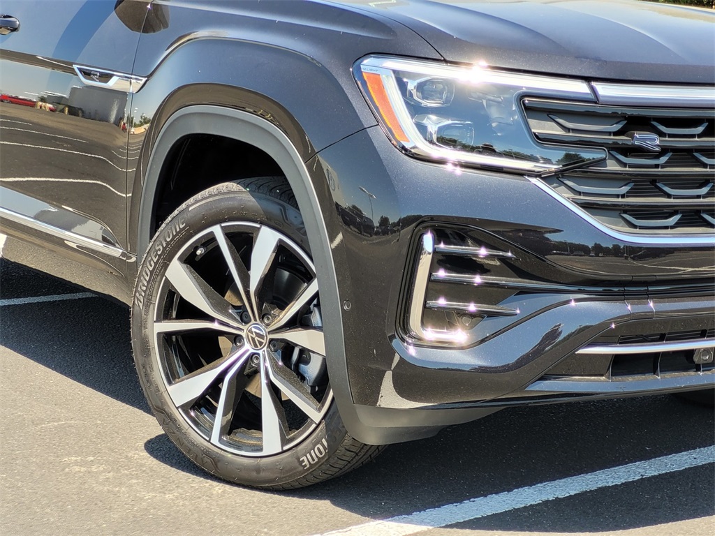 2025 Volkswagen Atlas SEL Premium R-Line photo 3