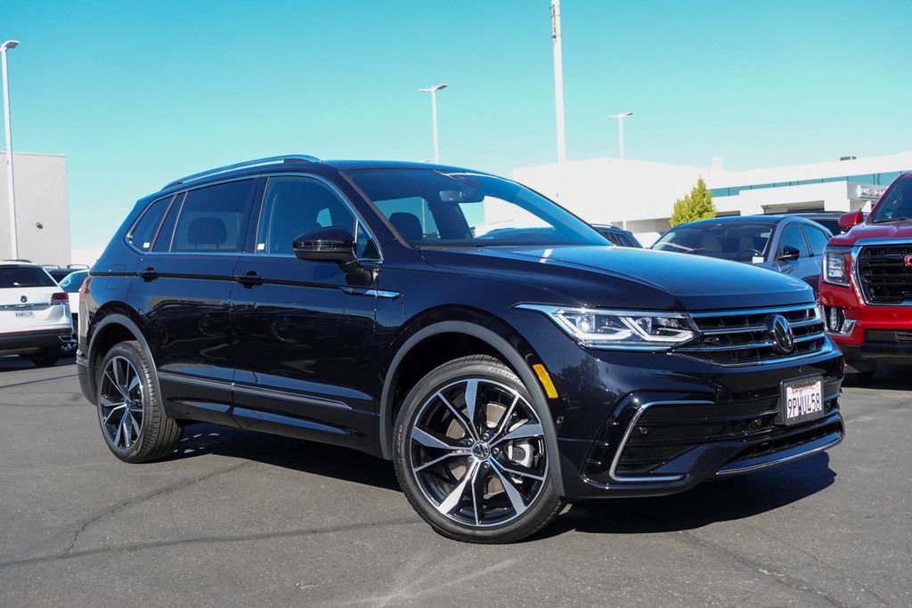 2024 Volkswagen Tiguan SEL R-Line Black photo 4