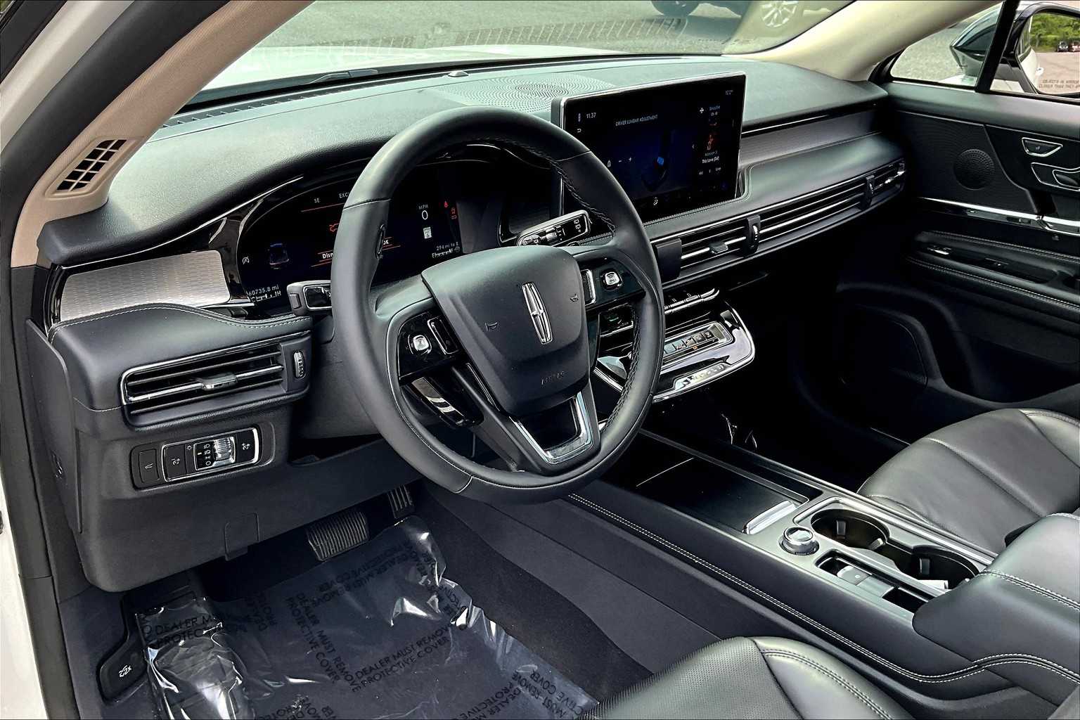 2023 Lincoln Corsair Standard photo 15