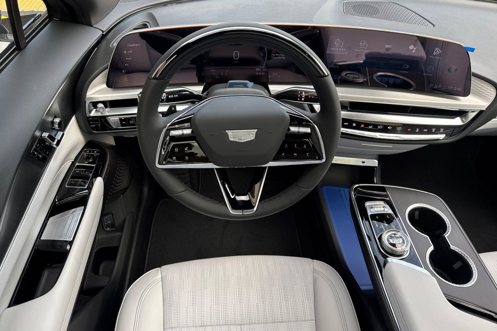 2026 Cadillac Lyriq Luxury photo 13