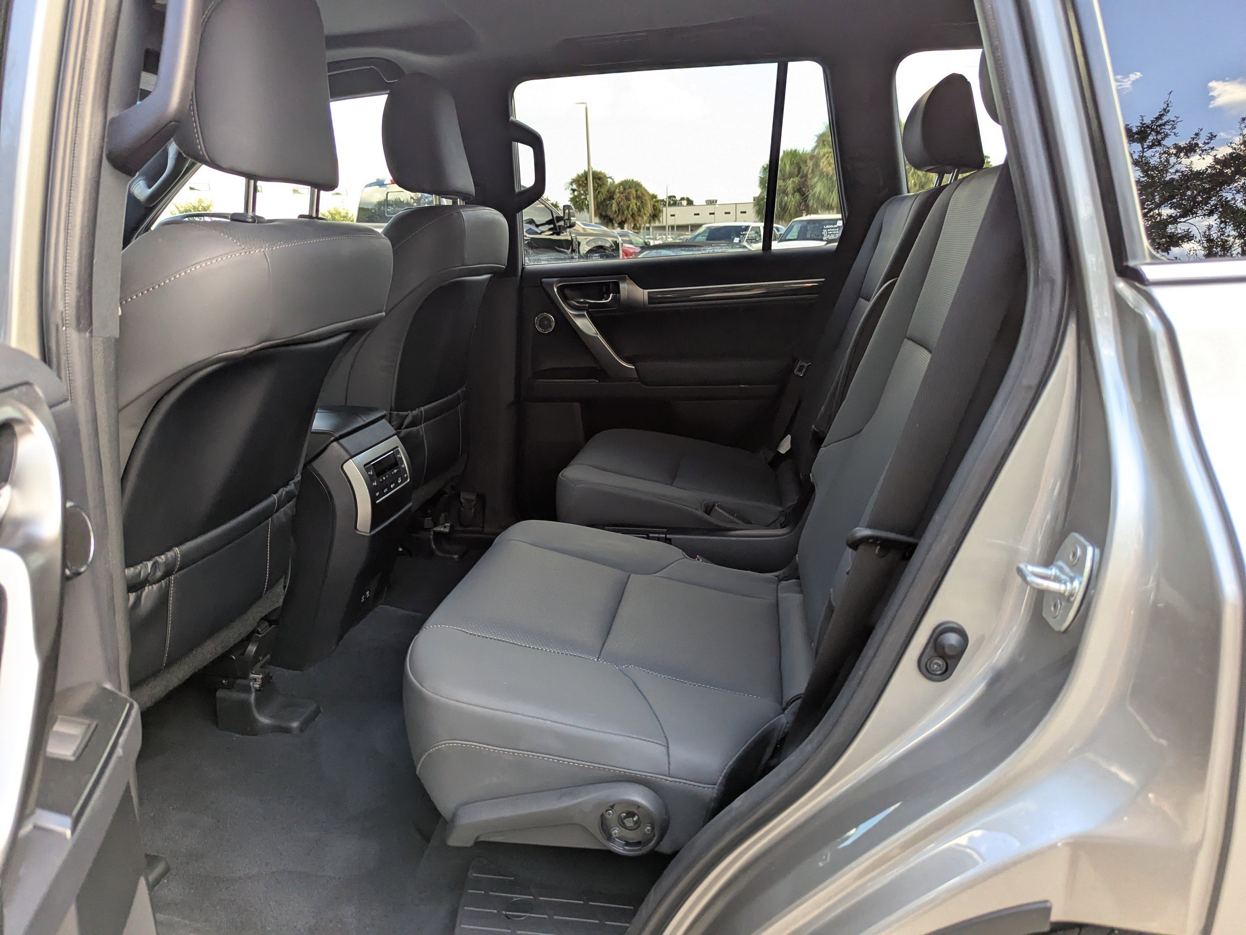 2023 Lexus GX Premium photo 17