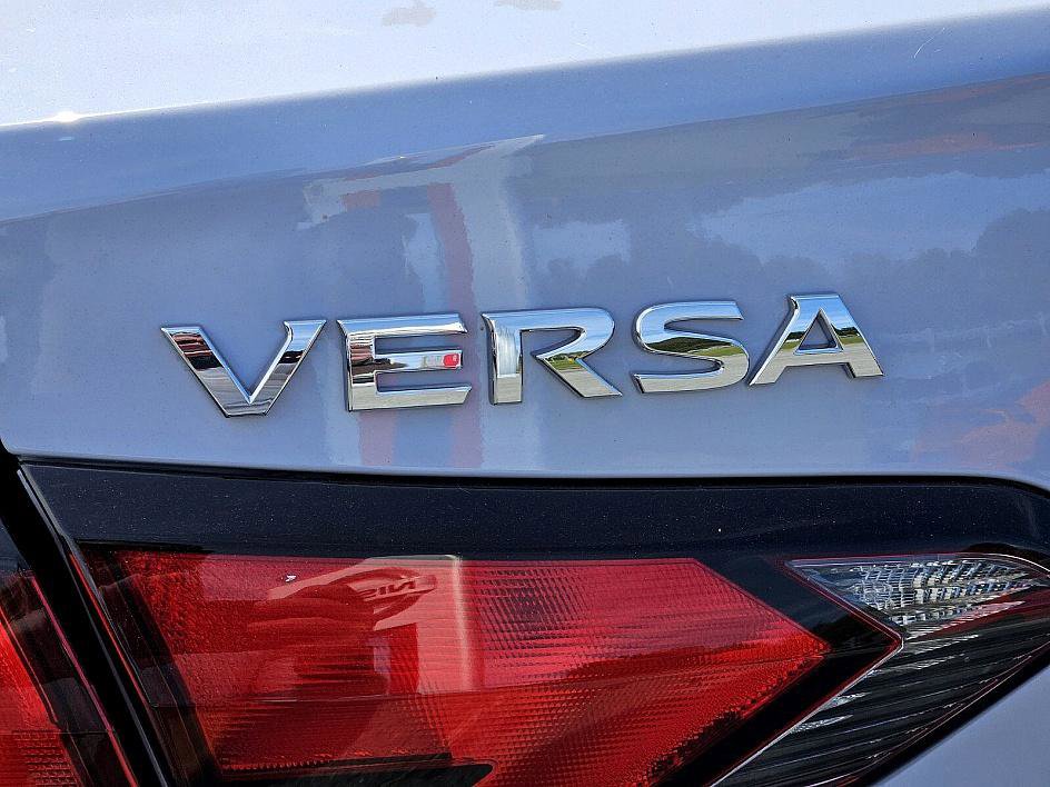 2025 Nissan Versa SV photo 12