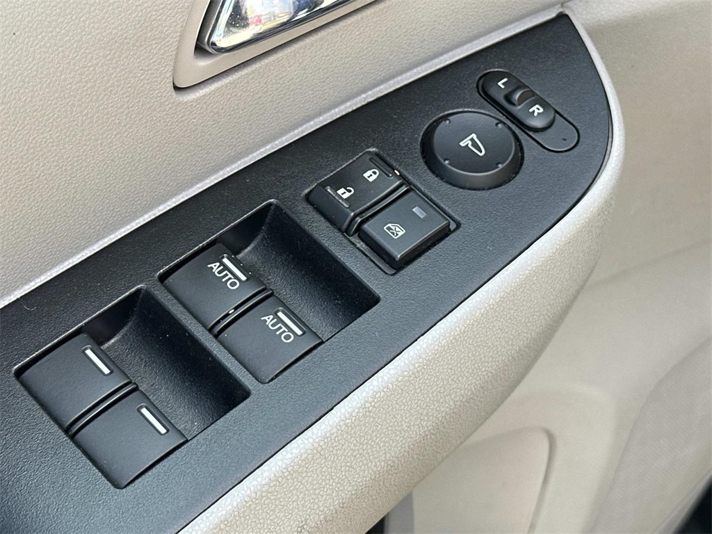 2015 Honda Odyssey EX-L photo 29
