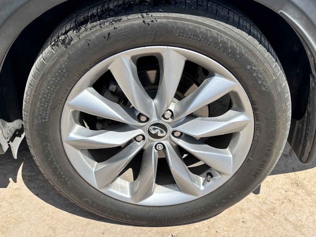 2019 Infiniti QX50 Luxe photo 3