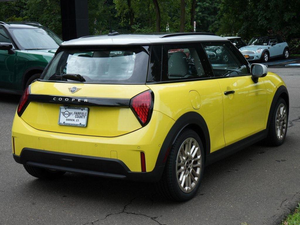 2025 Mini Cooper 2 Door Hardtop Signature photo 12