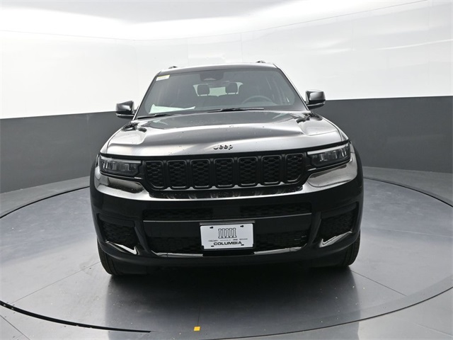 2025 Jeep Grand Cherokee Altitude photo 2