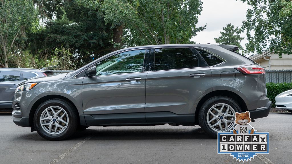 2022 Ford Edge SEL photo 7