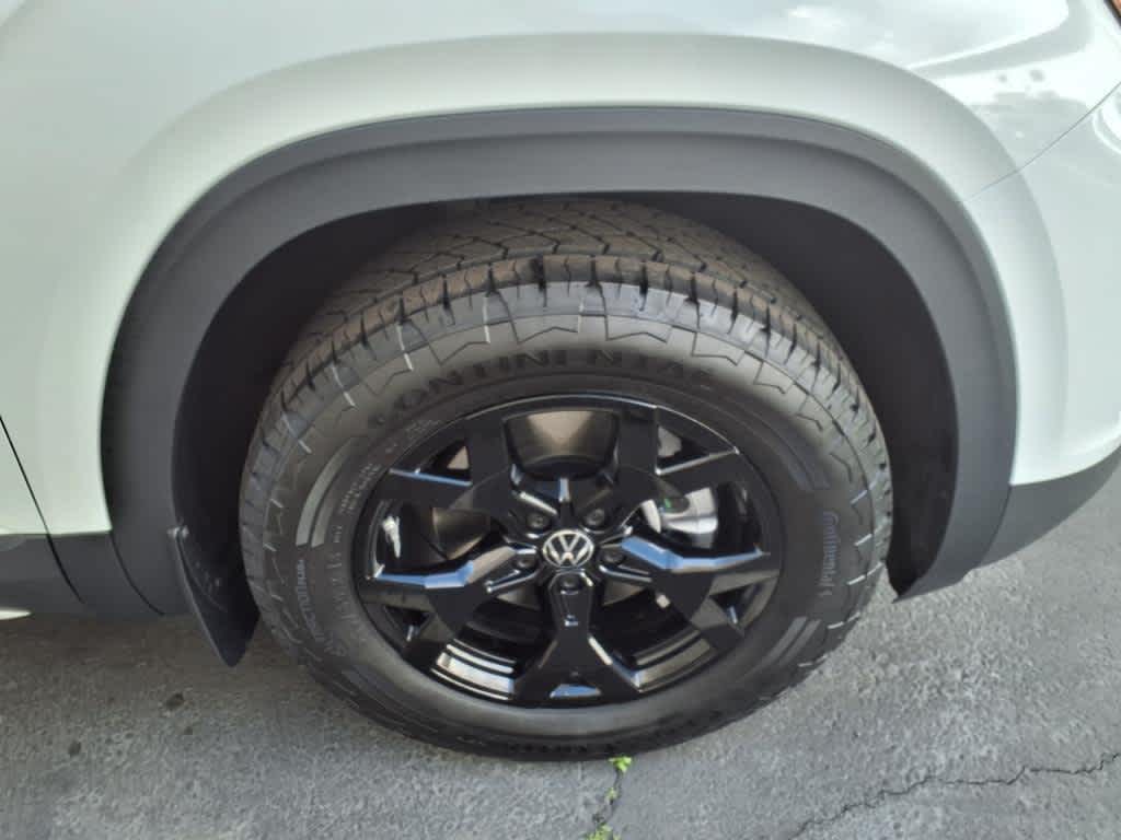 2025 Volkswagen Atlas Peak Edition SE photo 4