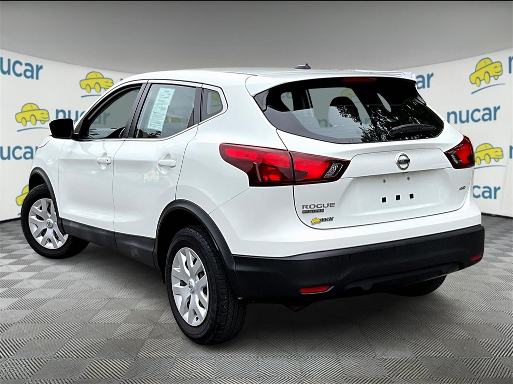 2019 Nissan Rogue Sport S photo 3