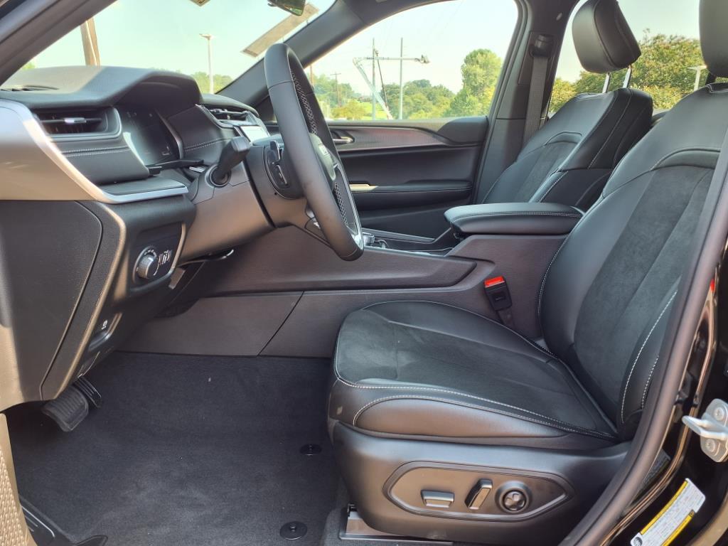 2025 Jeep Grand Cherokee Altitude X photo 3