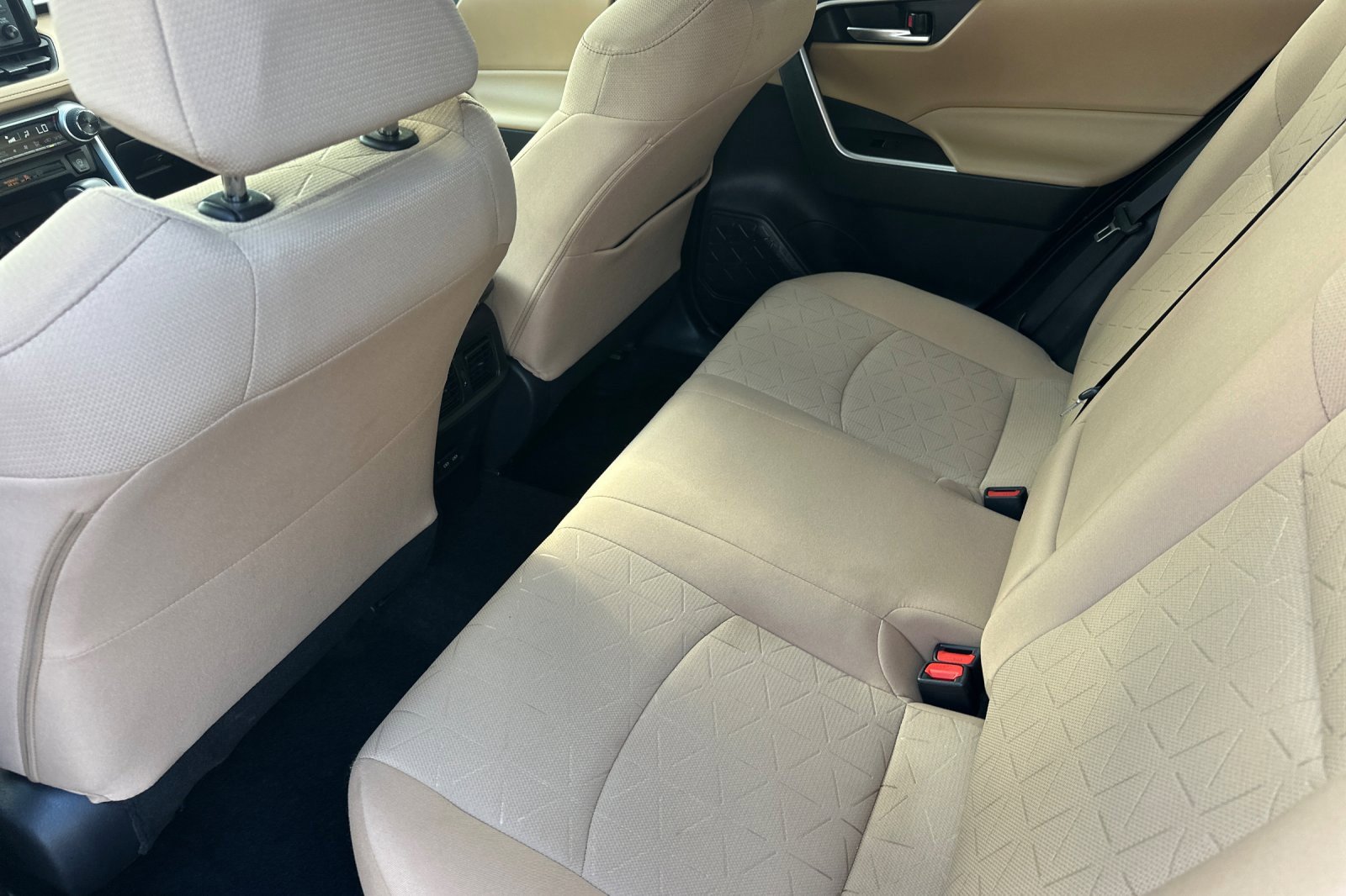 2022 Toyota RAV4 XLE photo 12