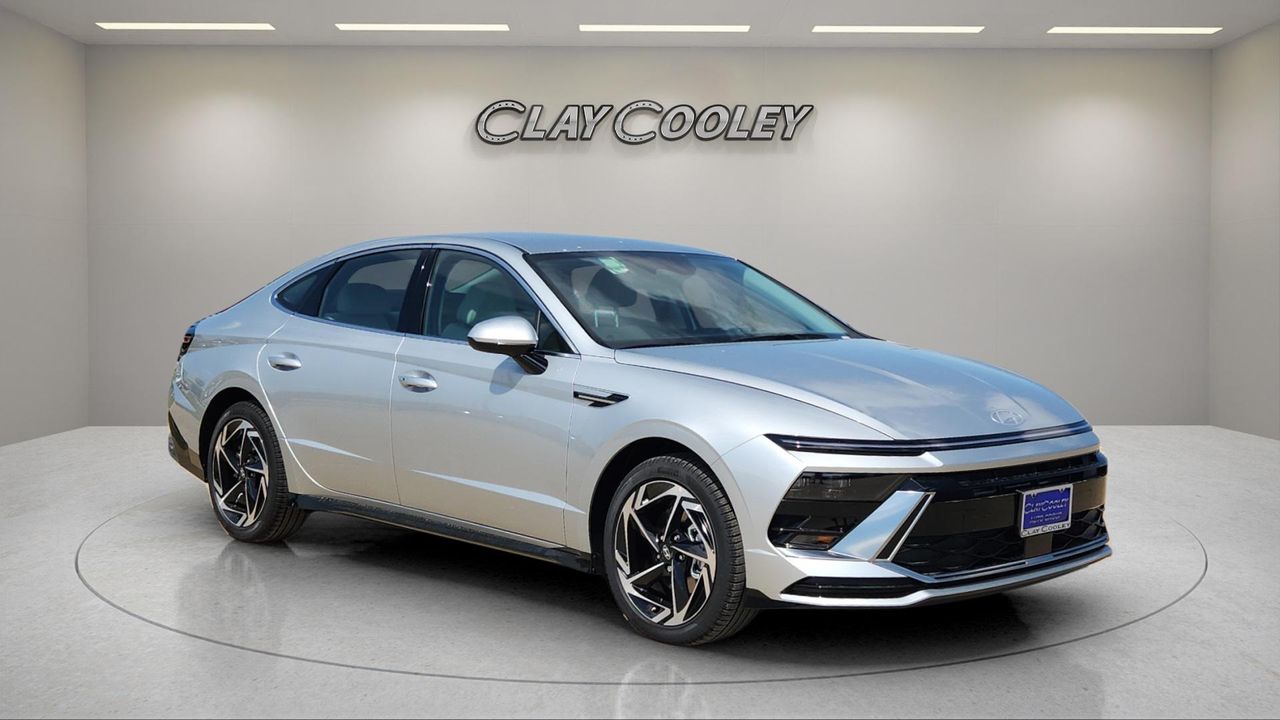 2026 Hyundai Sonata SEL's photo