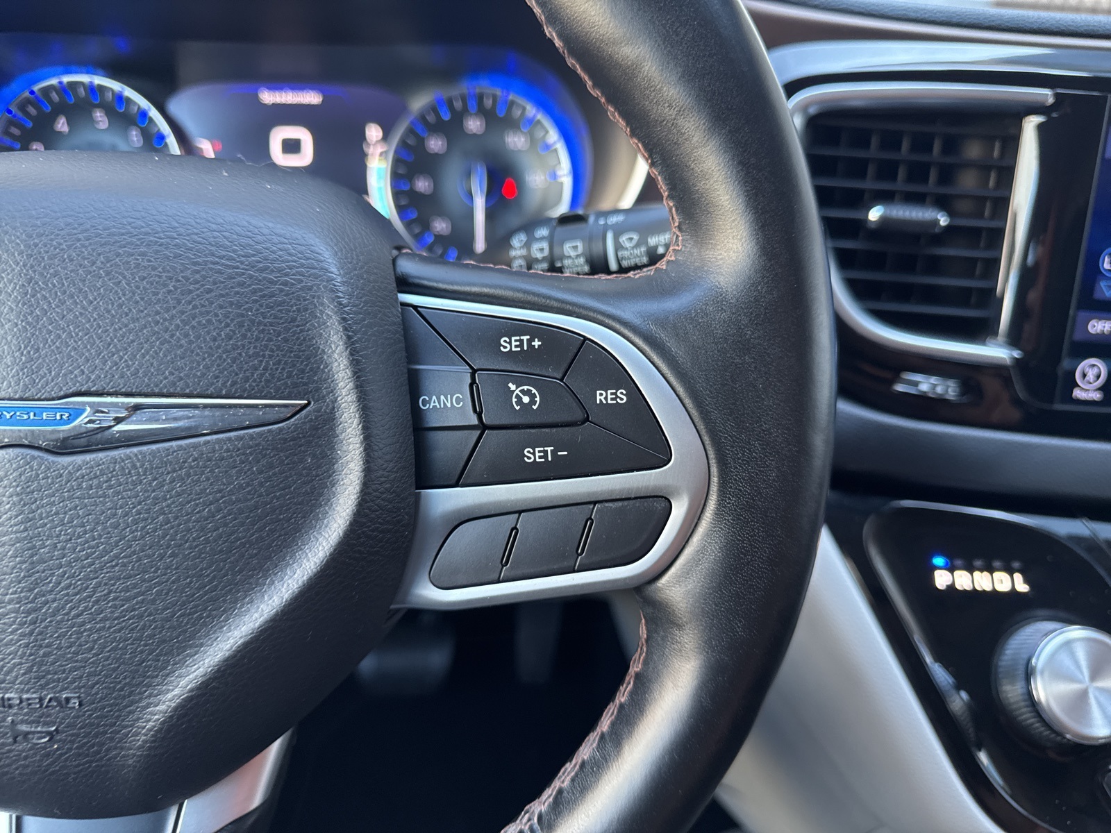 2017 Chrysler Pacifica Touring Plus photo 19