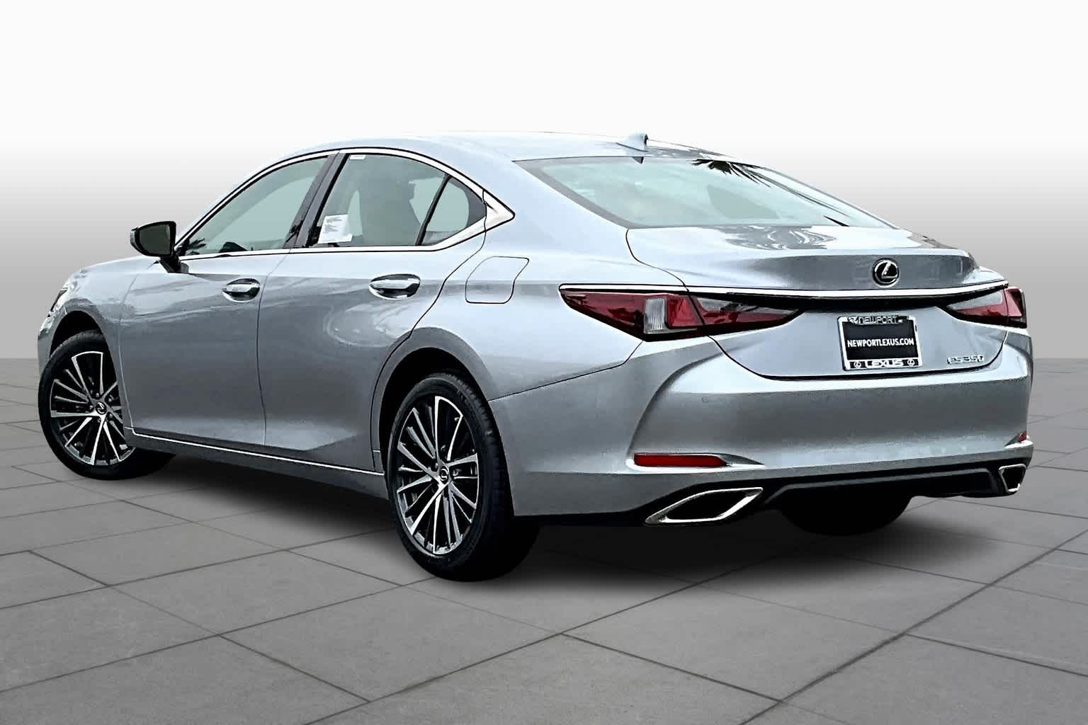 2025 Lexus ES 350 photo 7