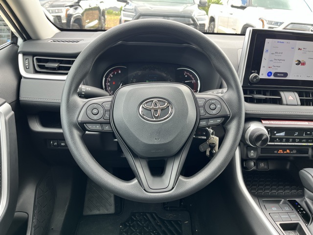 2025 Toyota RAV4 LE photo 8