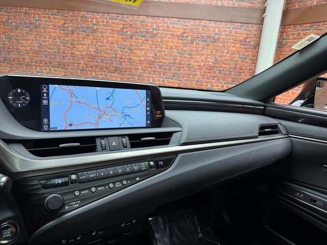 2019 Lexus ES 350 photo 17